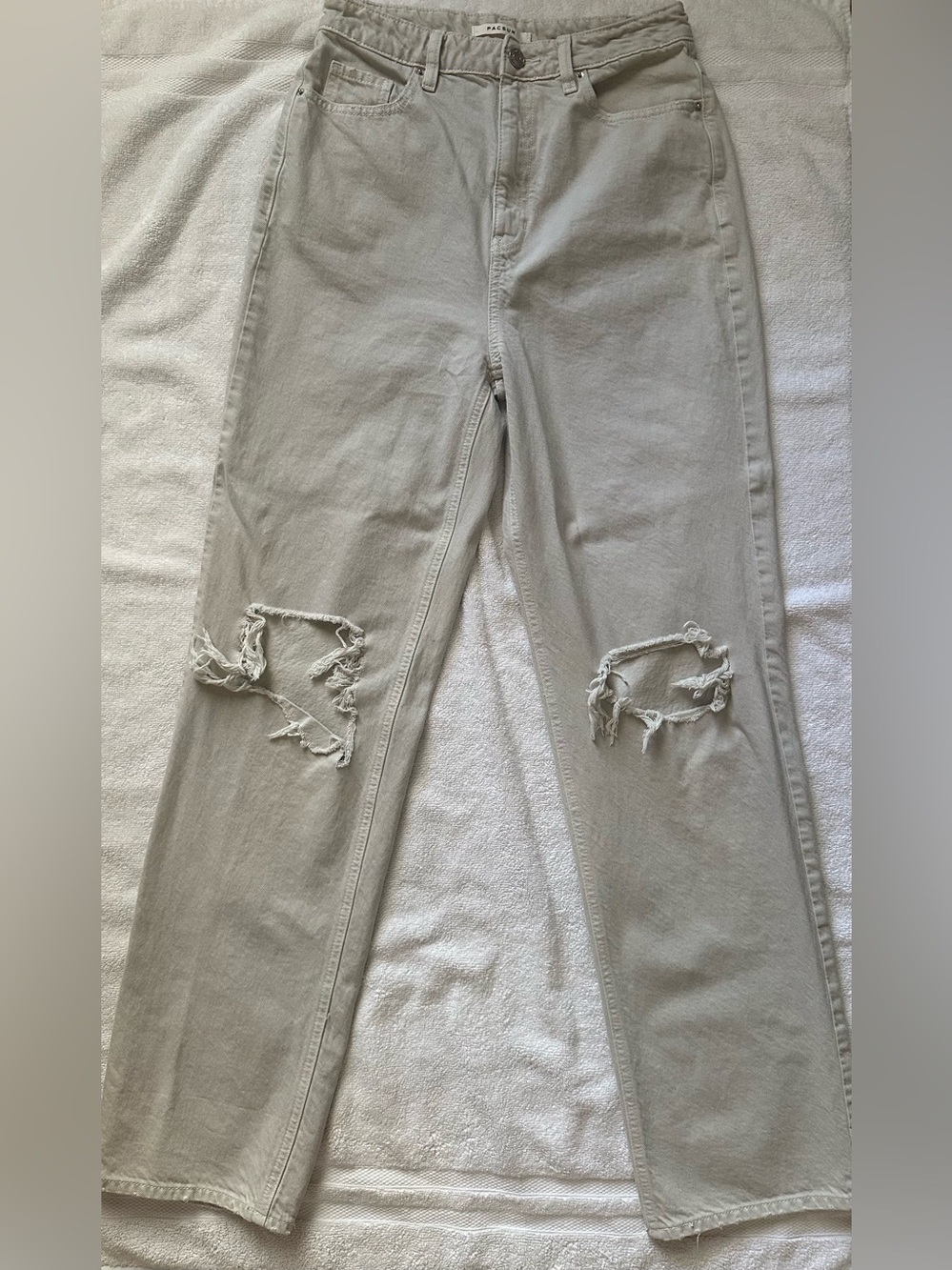 PacSun Cream/Tan Ripped Jeans